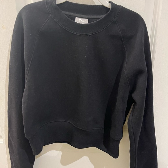 Tan XS cropped black sweater - Picture 4 of 5